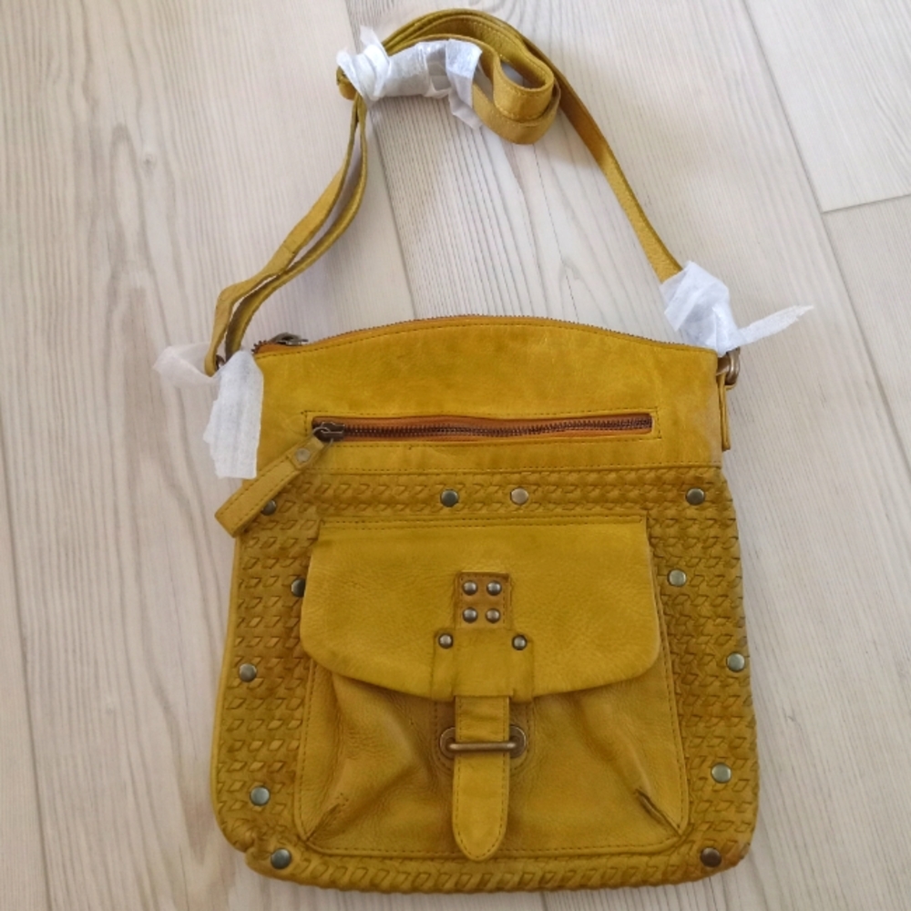 NWOT Oak Leathers Crossbody Bag
